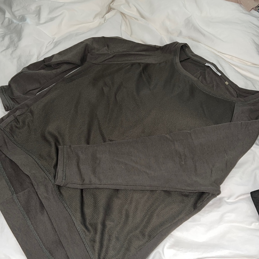 Tahari long sleeve top